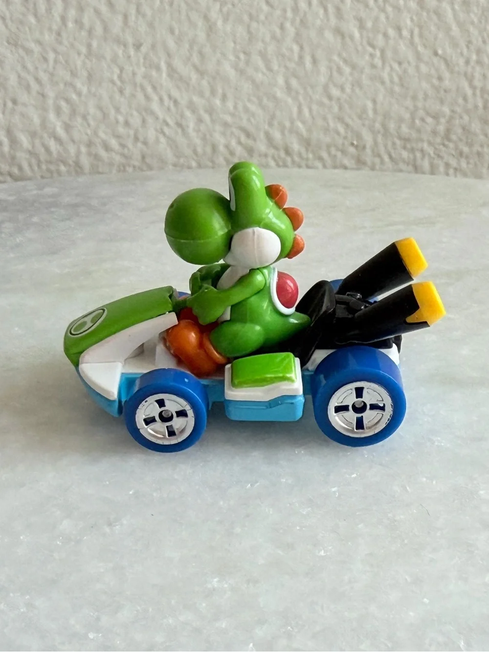 Hot Wheels Green Yoshi Standard Kart Vehicle 1:64